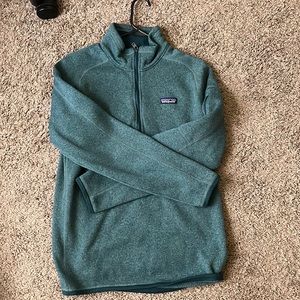 Women’s XL teal Patagonia pull over.